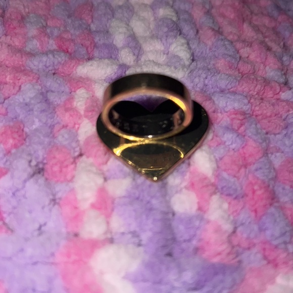 💗🤍 VS PINK Vintage Heart Ring 🤍💗 - Picture 2 of 2